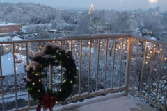 carillon_park_with_wreath_snow